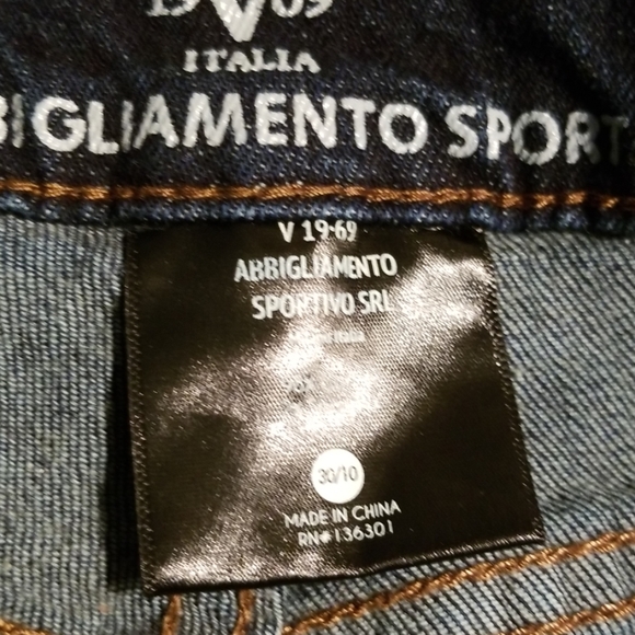 Cuttoff dark denim ankle length Jean's - Picture 2 of 3